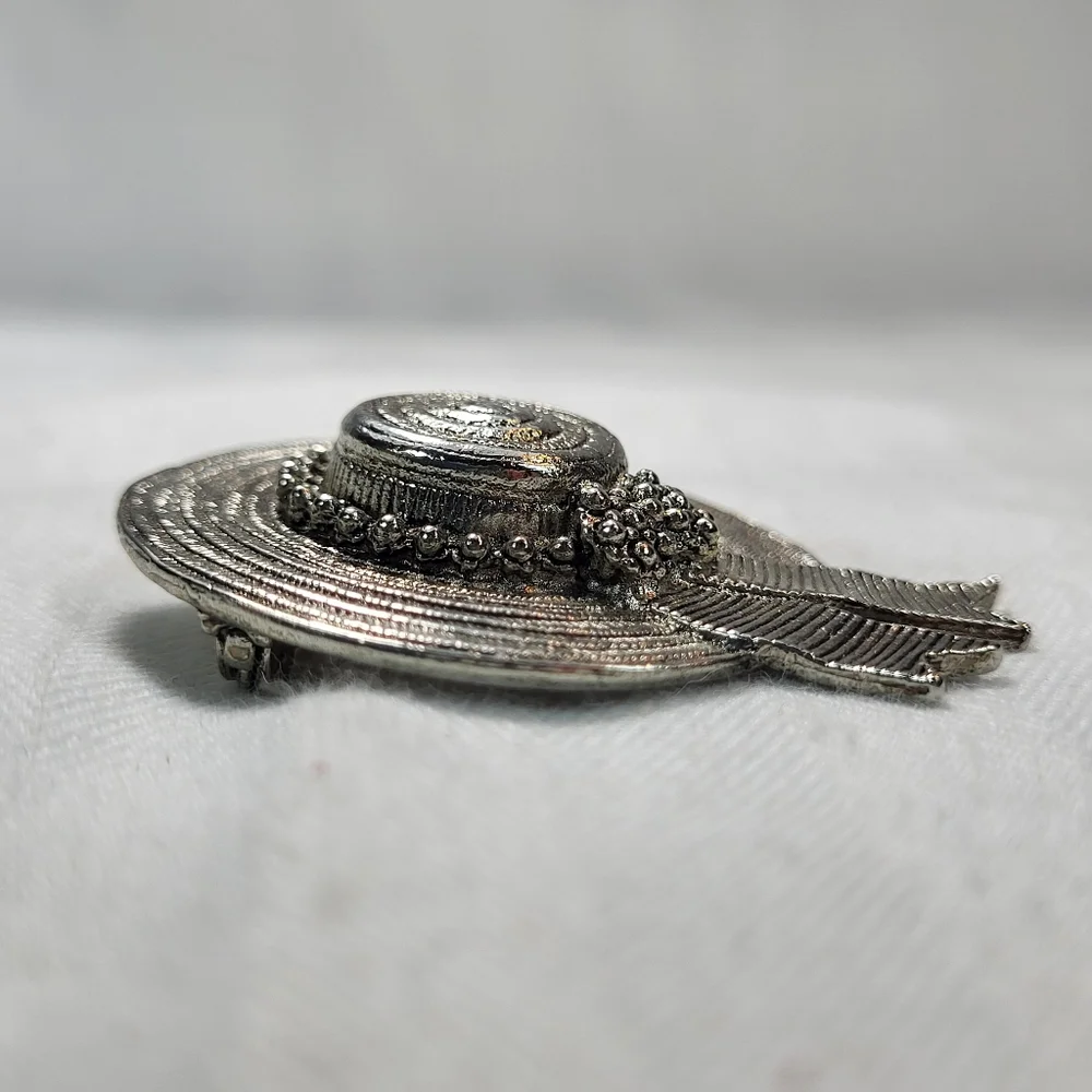 Silver Tone Hat Shaped BROOCH Pin Straw Sun Hat Wide Brim Ribbon Flowers